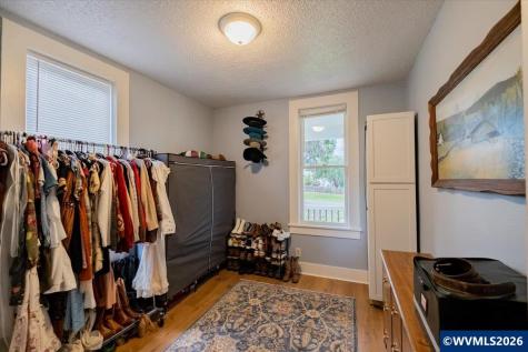 221 N 3rd Street Jefferson OR 97352
