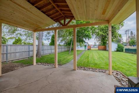 221 N 3rd Street Jefferson OR 97352