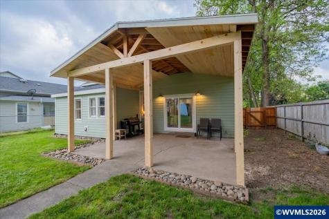 221 N 3rd Street Jefferson OR 97352
