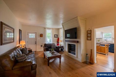 221 N 3rd Street Jefferson OR 97352