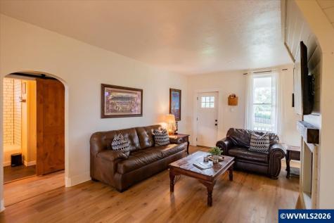 221 N 3rd Street Jefferson OR 97352
