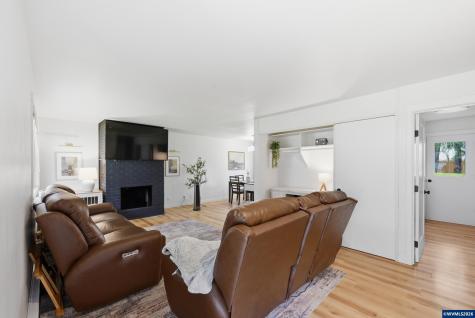 239 NE Azalea Drive Corvallis OR 97330