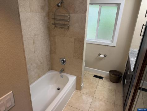 1001 Murlark Avenue NW Salem OR 97304