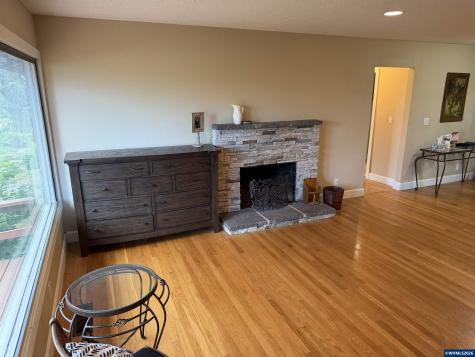 1001 Murlark Avenue NW Salem OR 97304