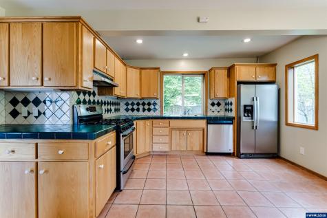 928 Birch Avenue Cottage Grove OR 97424