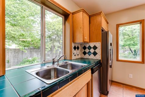 928 Birch Avenue Cottage Grove OR 97424
