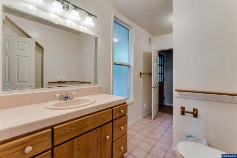 928 Birch Avenue Cottage Grove OR 97424