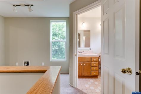 928 Birch Avenue Cottage Grove OR 97424