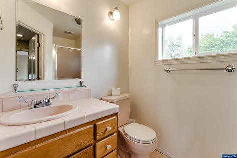 928 Birch Avenue Cottage Grove OR 97424