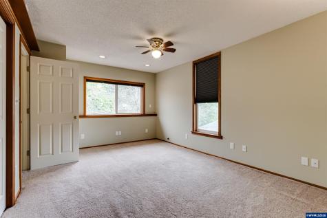 928 Birch Avenue Cottage Grove OR 97424