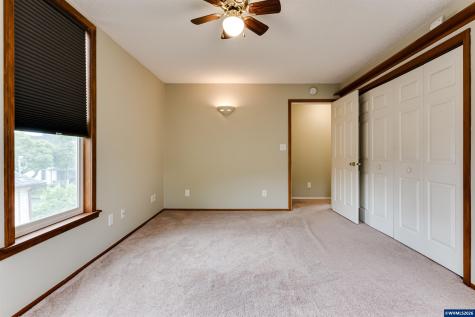 928 Birch Avenue Cottage Grove OR 97424