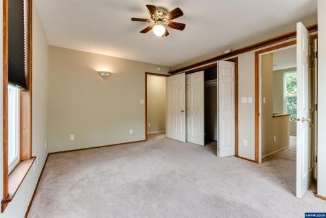 928 Birch Avenue Cottage Grove OR 97424