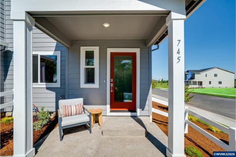 839 Kirksey Street Woodburn OR 97071
