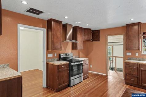 508 S 2nd Street Silverton OR 97381