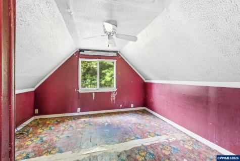1715 Cascade Drive Lebanon OR 97355