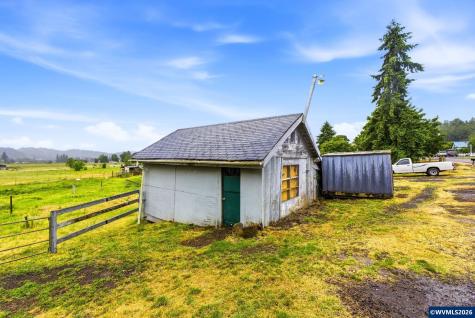 1715 Cascade Drive Lebanon OR 97355