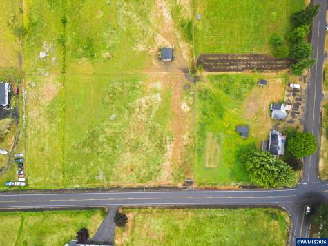 1715 Cascade Drive Lebanon OR 97355