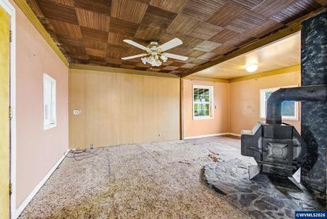 1715 Cascade Drive Lebanon OR 97355