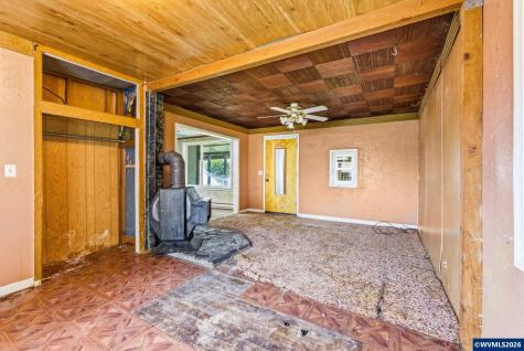 1715 Cascade Drive Lebanon OR 97355