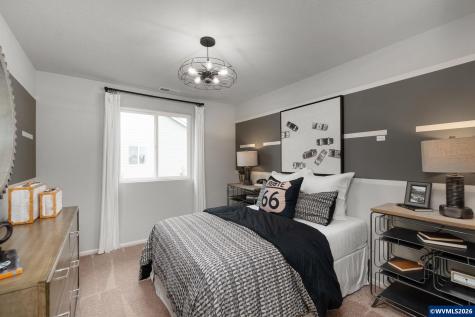 541 Spring Bl Woodburn OR 97071