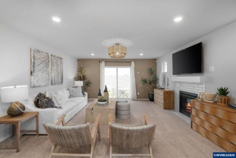 541 Spring Bl Woodburn OR 97071