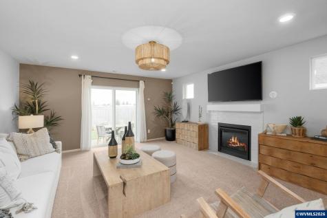 541 Spring Bl Woodburn OR 97071