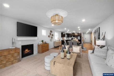 541 Spring Bl Woodburn OR 97071