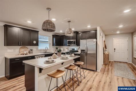541 Spring Bl Woodburn OR 97071
