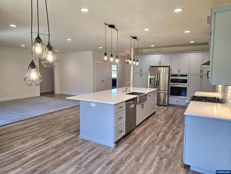 4581 Kalmia Street Sweet Home OR 97386