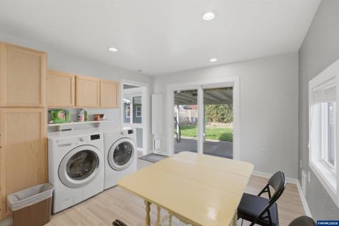 910 Ermine Street SE Albany OR 97322