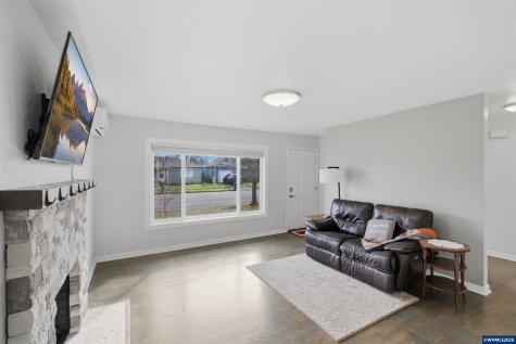 910 Ermine Street SE Albany OR 97322