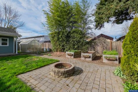 910 Ermine Street SE Albany OR 97322