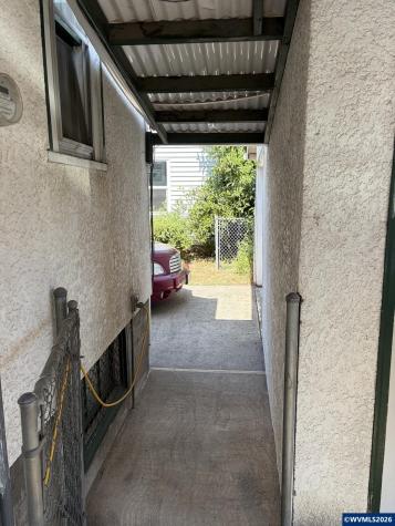 1966 Mccoy Avenue NE Salem OR 97301