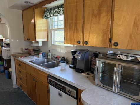 1966 Mccoy Avenue NE Salem OR 97301