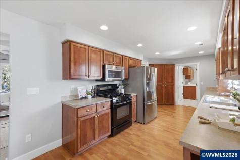 128 Weldwood Drive Lebanon OR 97355