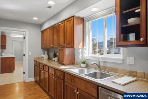 128 Weldwood Drive Lebanon OR 97355