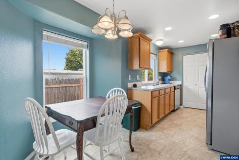 967 Jessicas Court SE Albany OR 97322