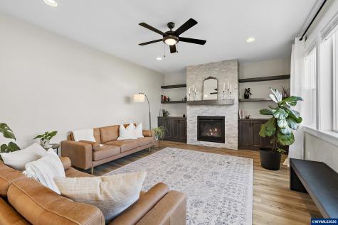 1054 Hickory Street Independence OR 97351