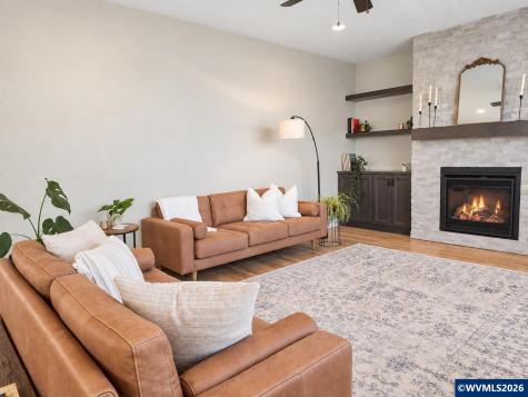 1054 Hickory Street Independence OR 97351