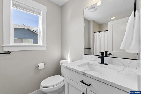 1054 Hickory Street Independence OR 97351