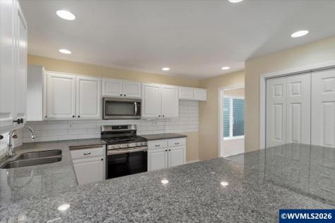 7792 St. Charles Street NE Keizer OR 97303