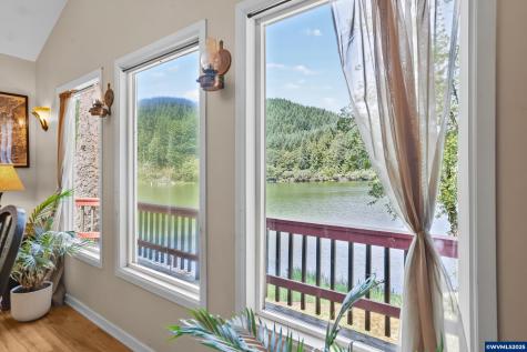 1547 N Tenmile Lake Lakeside OR 97449