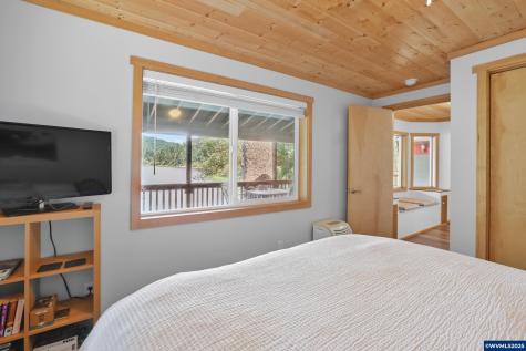 1547 N Tenmile Lake Lakeside OR 97449