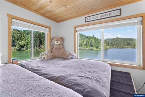 1547 N Tenmile Lake Lakeside OR 97449