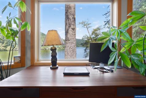 1547 N Tenmile Lake Lakeside OR 97449