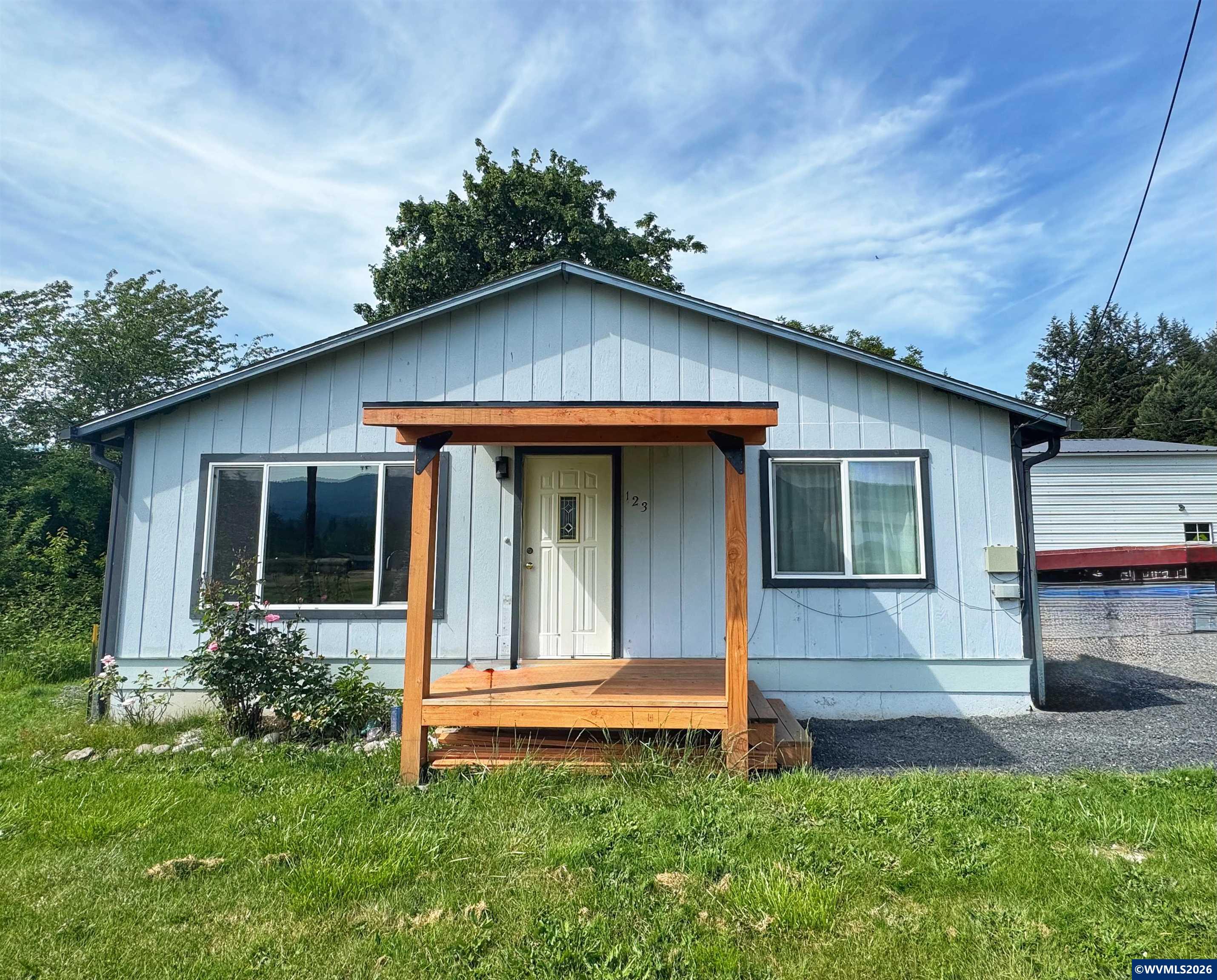 123 N Santiam Highway Gates OR 97346-9336