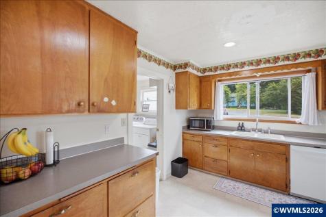 123 N Santiam Highway Gates OR 97346-9336