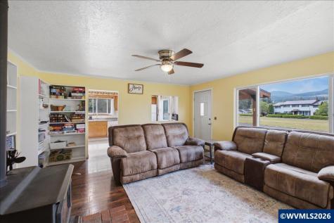 123 N Santiam Highway Gates OR 97346-9336