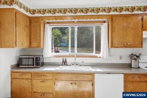 123 N Santiam Highway Gates OR 97346-9336