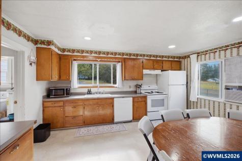 123 N Santiam Highway Gates OR 97346-9336